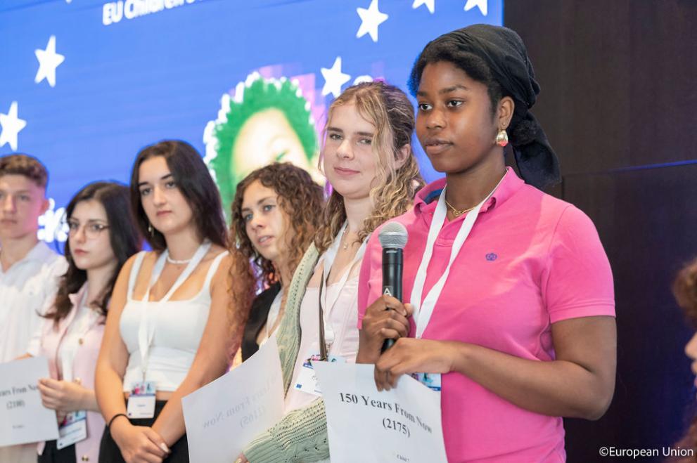 A group of children in a workshop about intergenerational fairness
